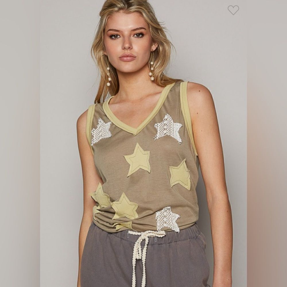 027. STAR PATCHES SLEEVELESS V-NECK